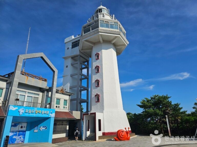 오동도 등대